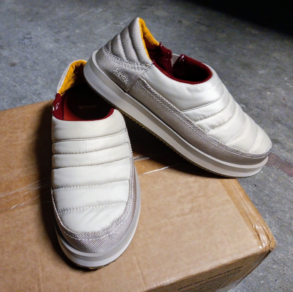 Like New Sanuk Puffy Cream Quilted Slip-On Casual Shoes – M8/W9